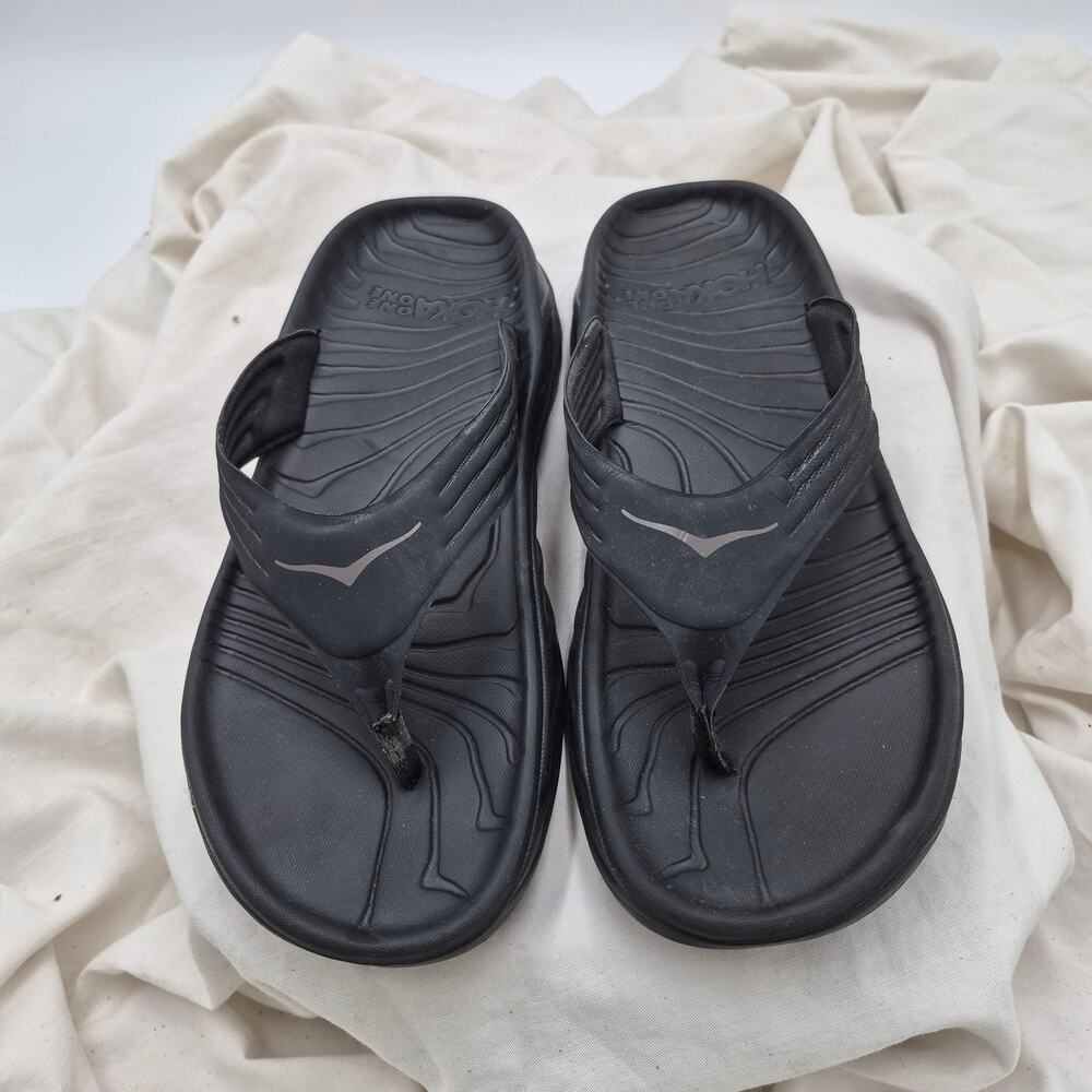 Hoka one one ORA Recovery Flip Flop Black slip on Sandals Women's size 9